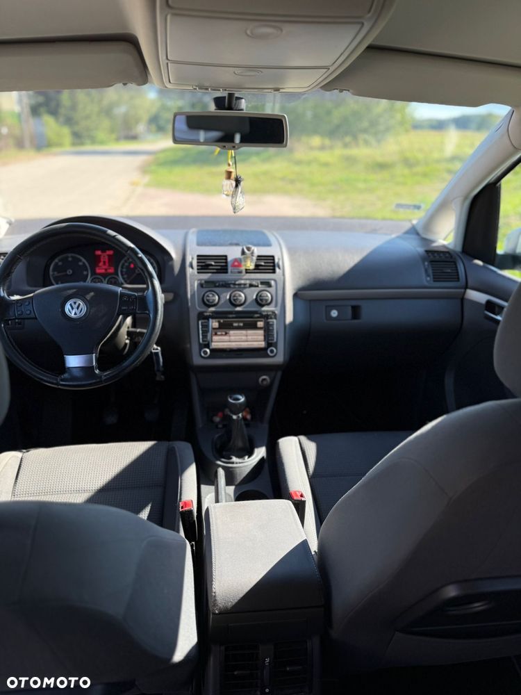 Volkswagen Touran 1.9 TDI DPF BlueMot Conceptline - 16