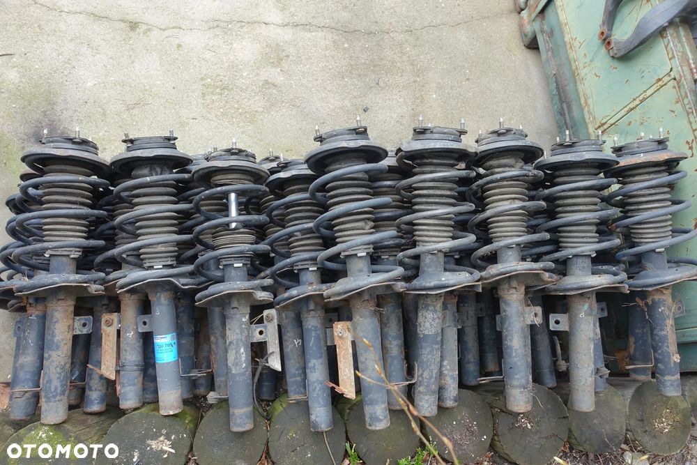 AMORTYZATOR LEWY PRAWY PRZÓD FOCUS MK1 98-04r. - 1