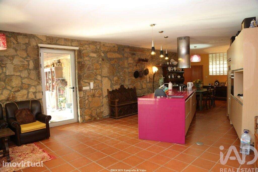 Quinta rural T3 em Vila de Cucujães de 140 m2 - Grande imagem: 4/30