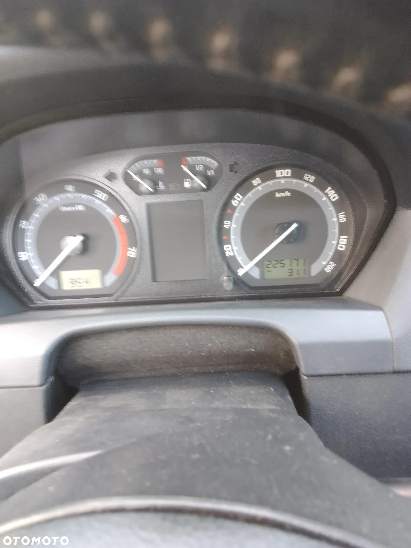 Skoda Fabia 1.2 HTP Sport - 2