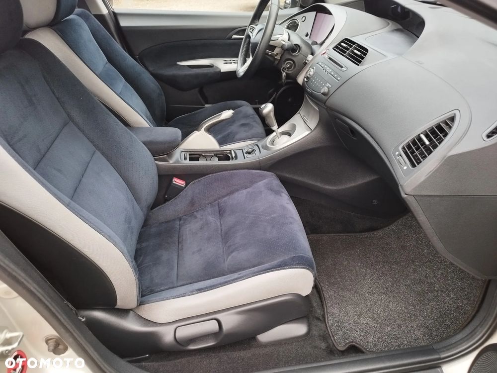 Honda Civic 1.8 Sport - 21