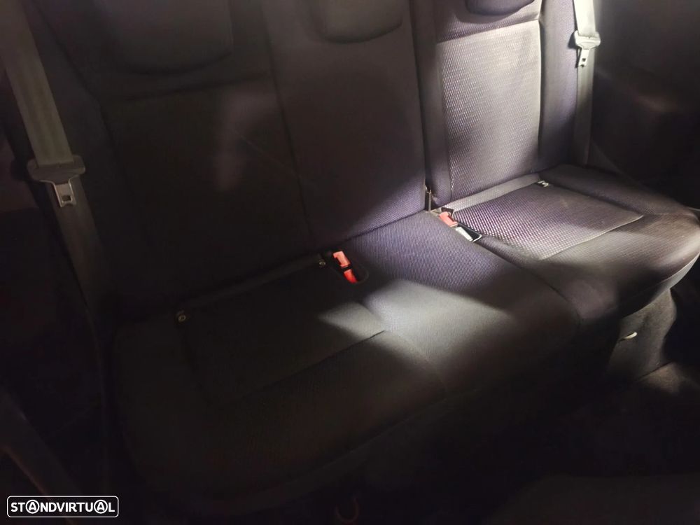 Renault Clio 1.2 16V Confort - 8