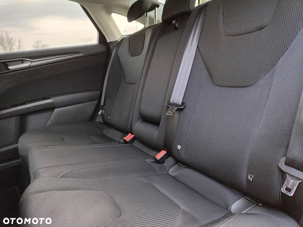 Ford Mondeo 2.0 Hybrid Titanium - 23