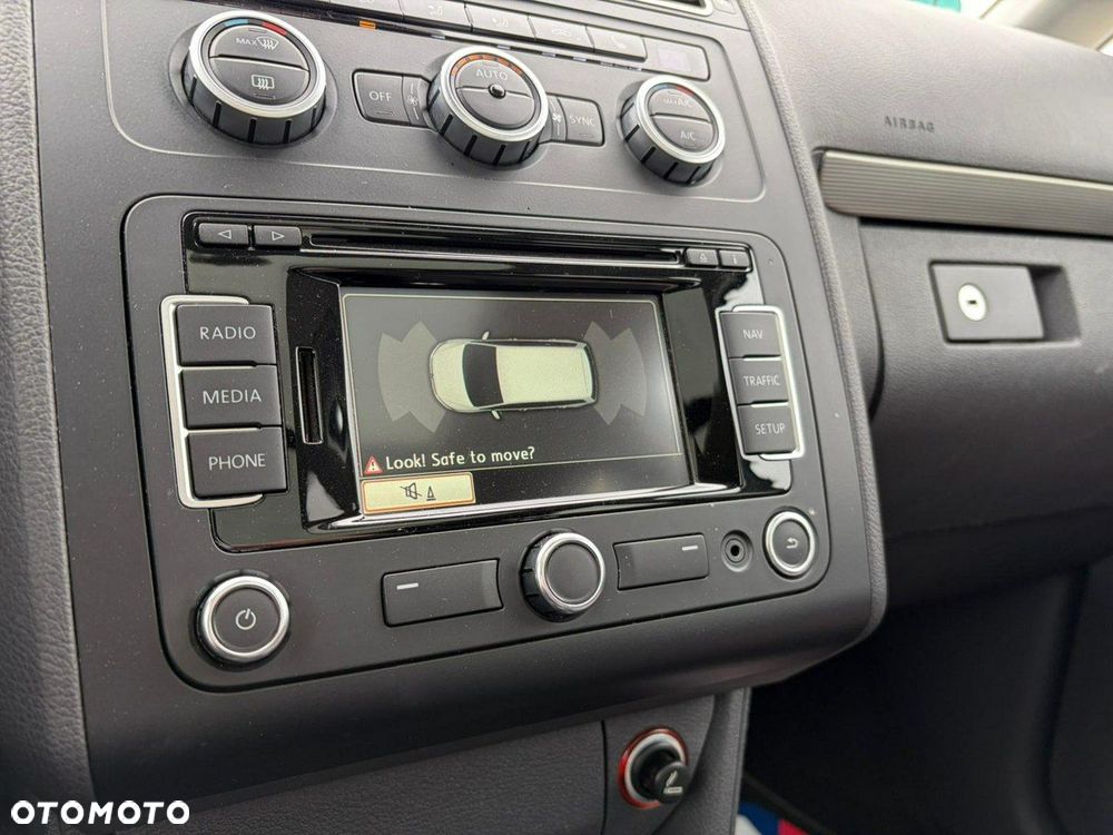 Volkswagen Touran - 15