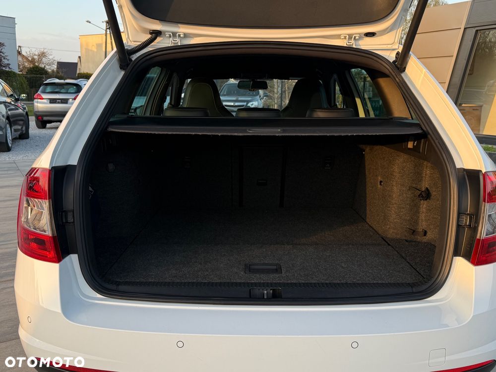 Skoda Octavia 2.0 TDI RS DSG - 25
