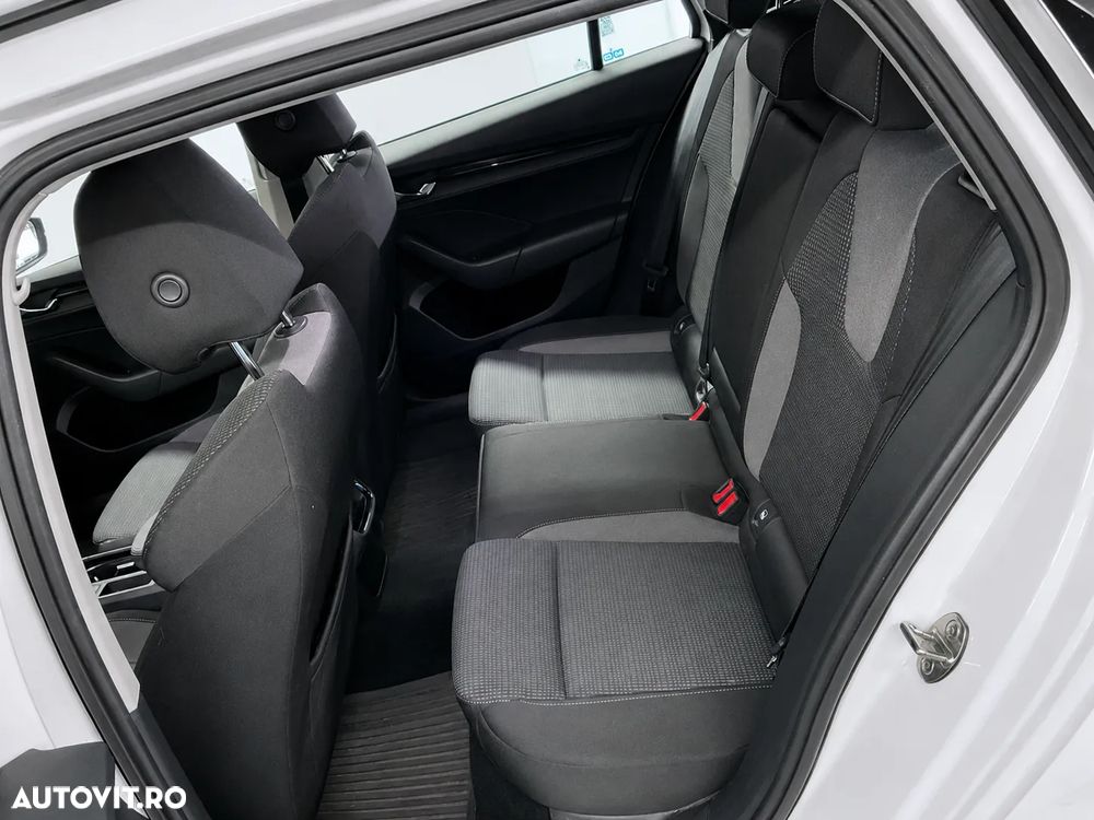 Skoda Octavia 2.0 TDI DSG Edition Plus - 9