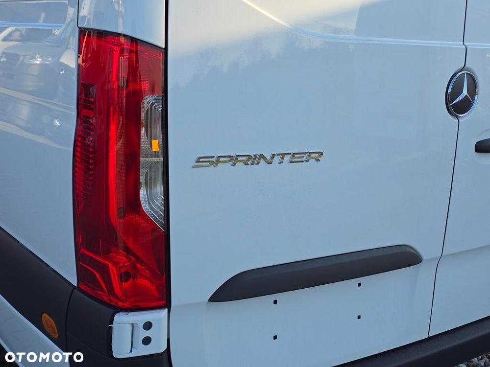 Mercedes-Benz Sprinter 317 CDI Long BASE 9G-Tronic - 24