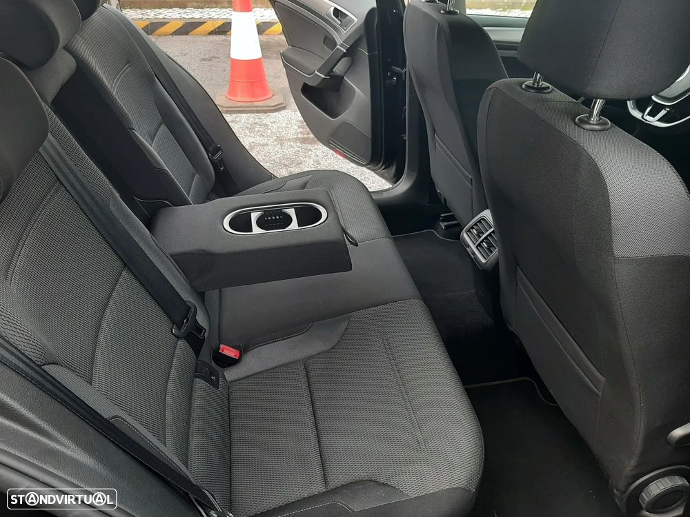 VW Golf 1.6 TDI BlueMotion DSG Comfortline - 20