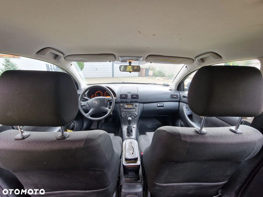 Toyota Avensis 1.6 VVT-i Terra - 9