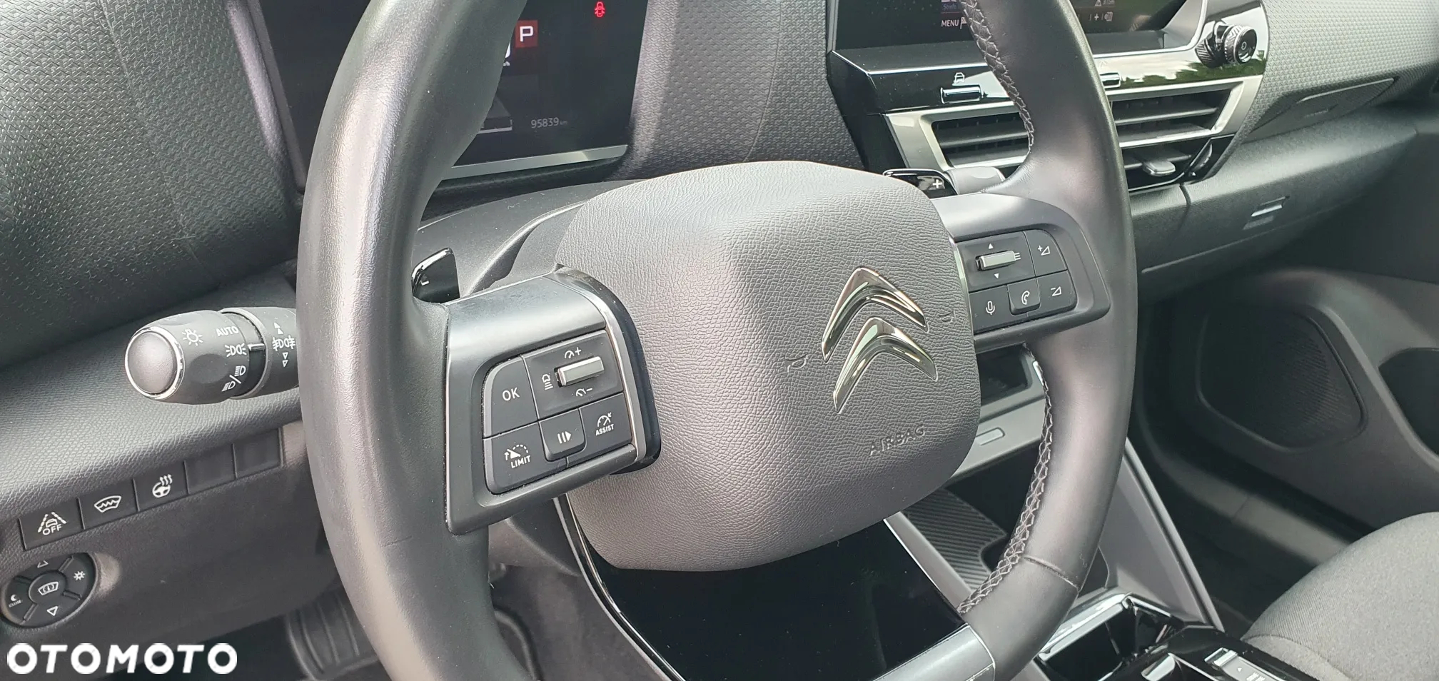 Citroën C4 PureTech 155 Stop&Start EAT8 SHINE - 29