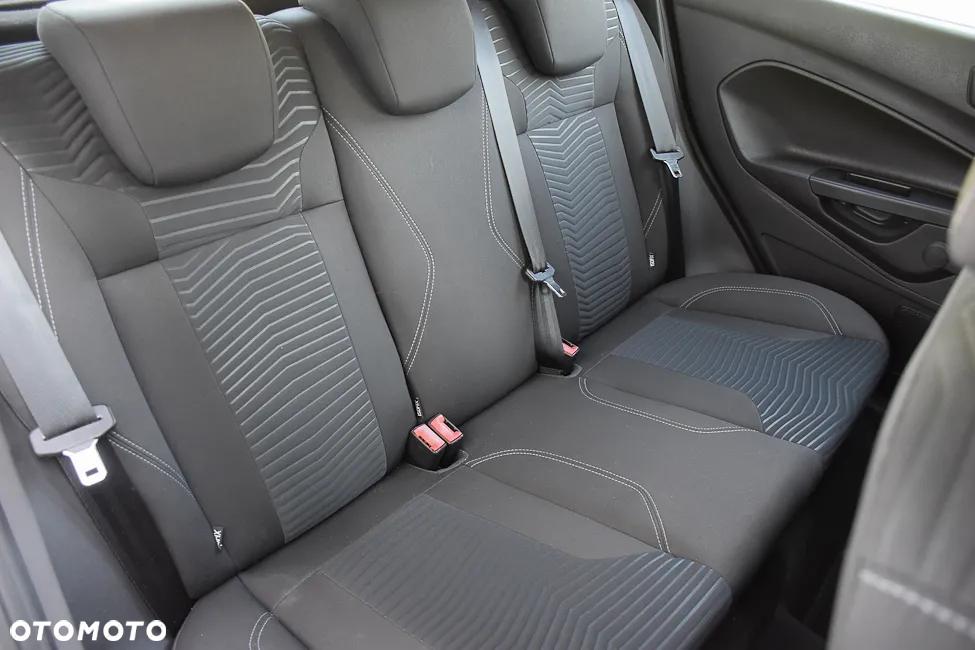 Ford Fiesta 1.25 Titanium X - 32