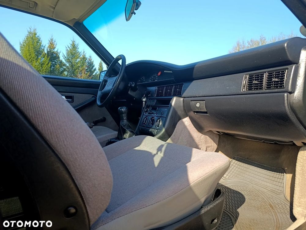 Audi 100 2.0 E - 25