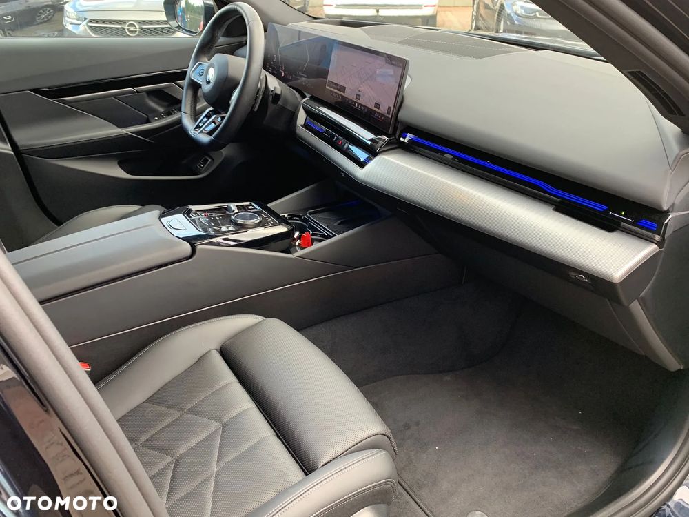 BMW Seria 5 520d mHEV M Sport - 24