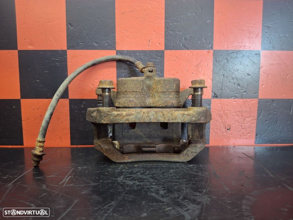 Pinça Travão Frente Direita Nissan Np300 Navara (D40) - 2