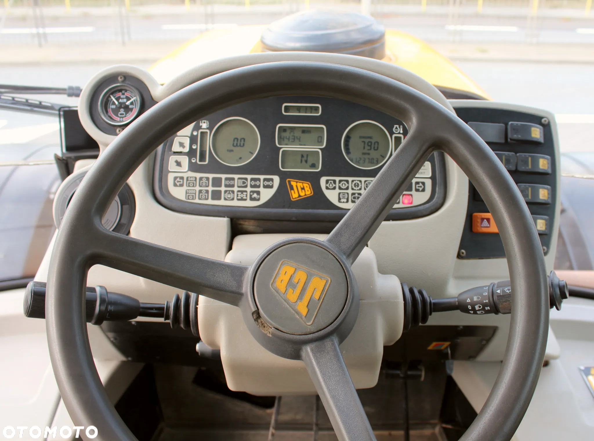 JCB Fastrac 3185 - 15