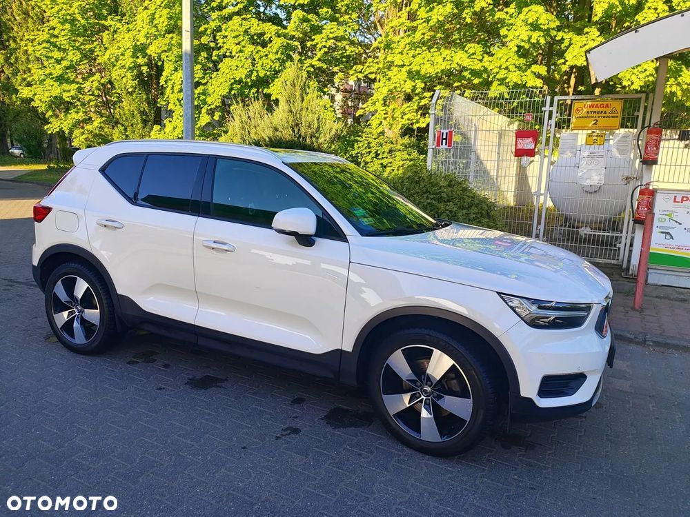 Volvo XC 40 D4 AWD Momentum - 4