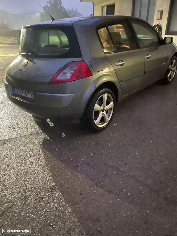 Renault Mégane 1.5 dCi Confort Authentique - 6