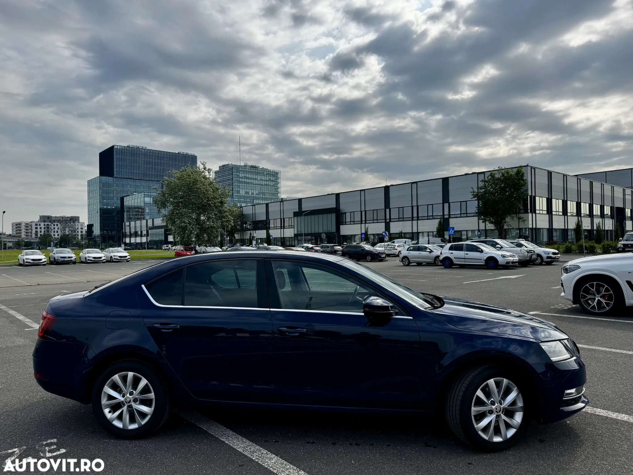 Skoda Octavia 1.6 TDI DSG Ambition - 4