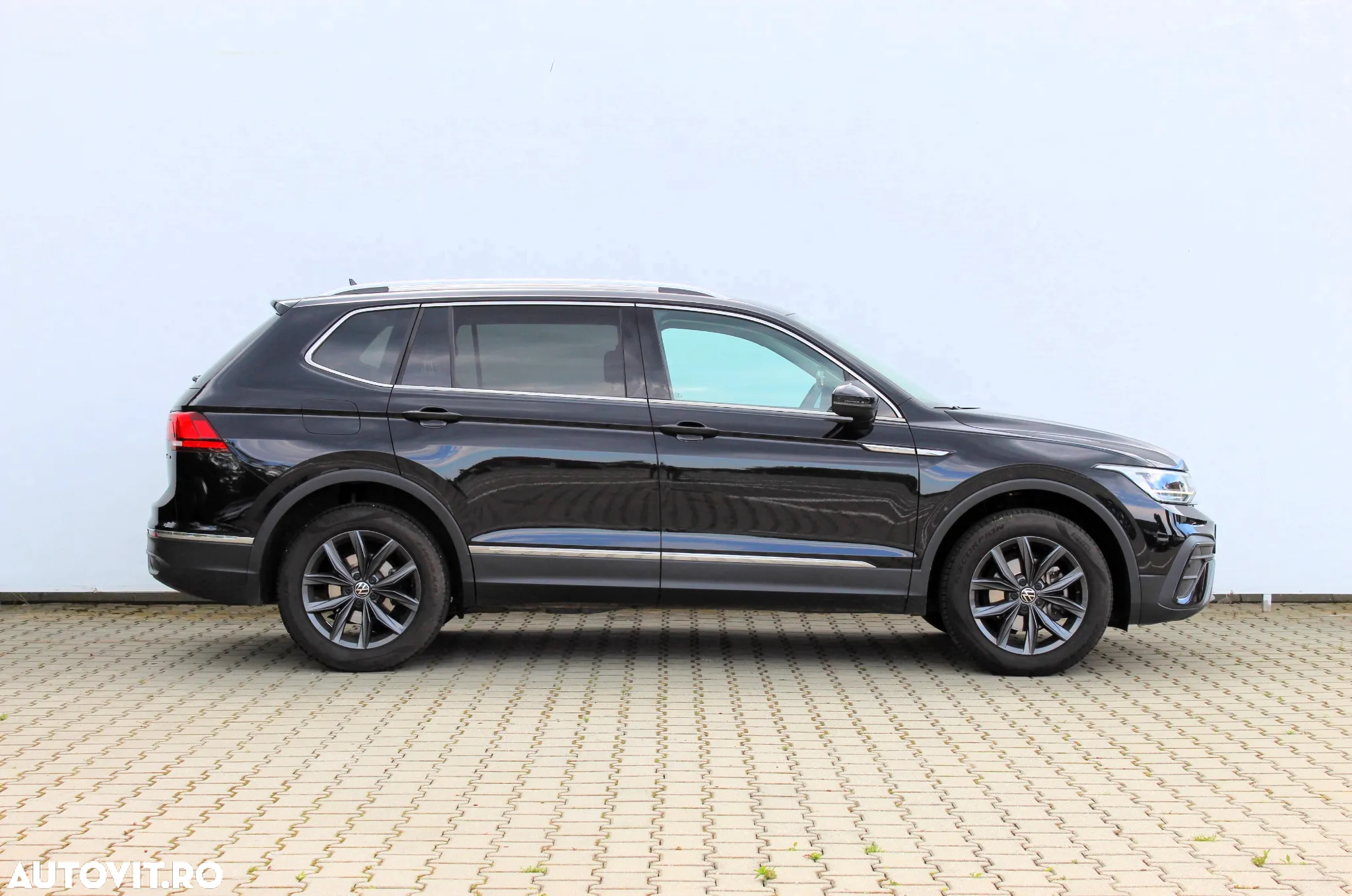 Volkswagen Tiguan Allspace 2.0 TDI 4Mot DSG Life - 6