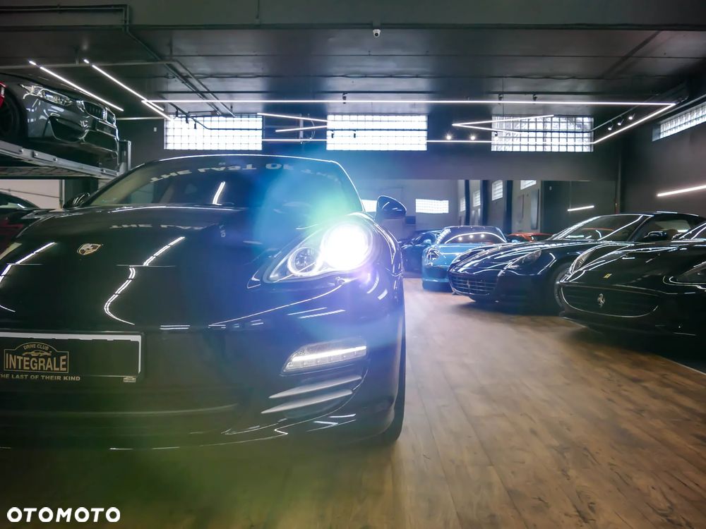 Porsche Panamera 4S PDK - 35