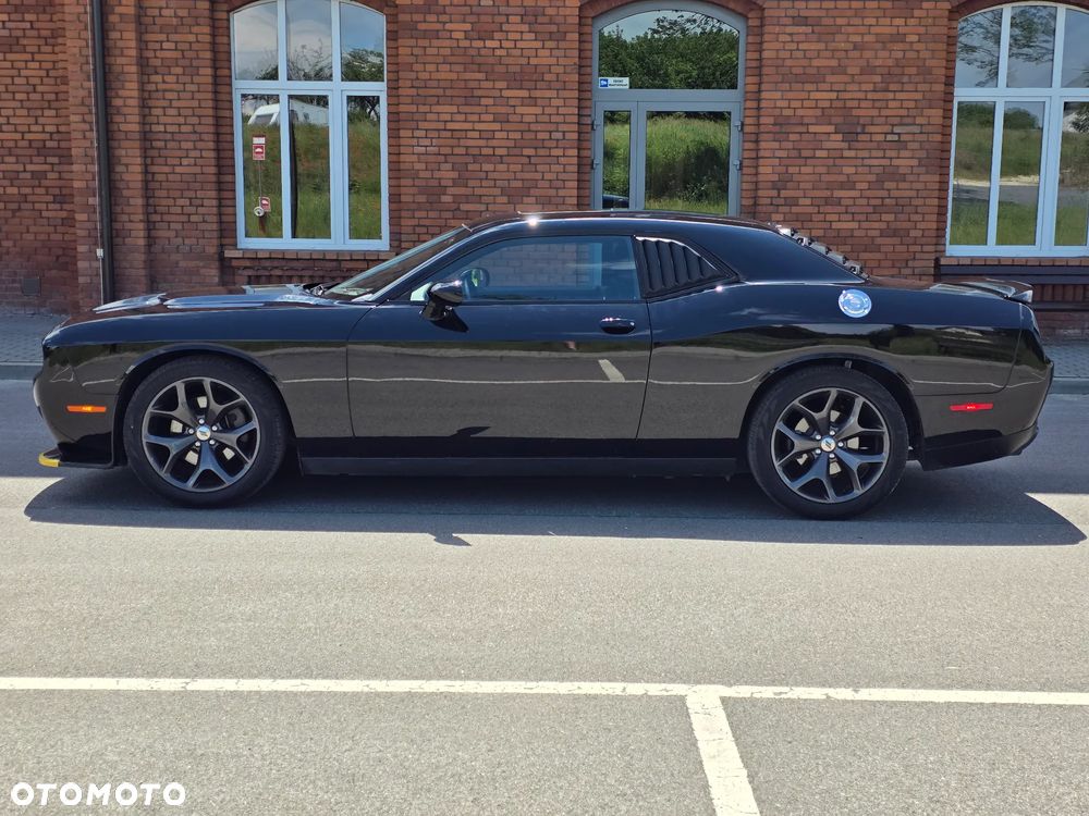 Dodge Challenger - 8