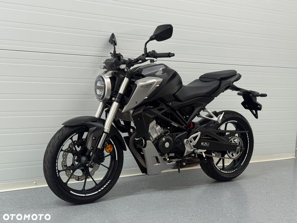 Honda CB - 16
