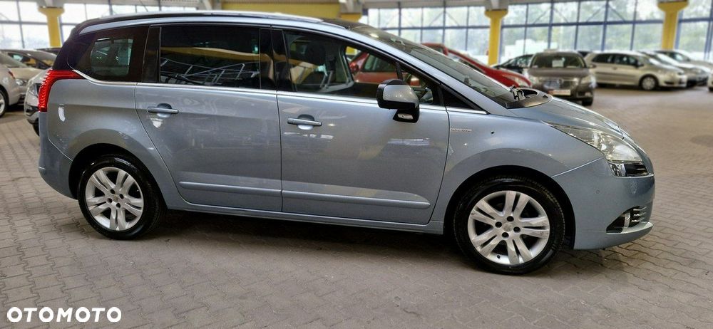 Peugeot 5008 - 8