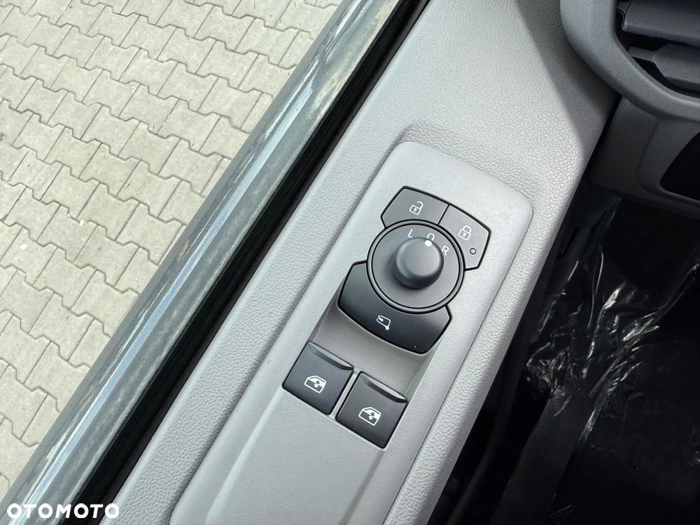 Volkswagen Transporter T7 - 29