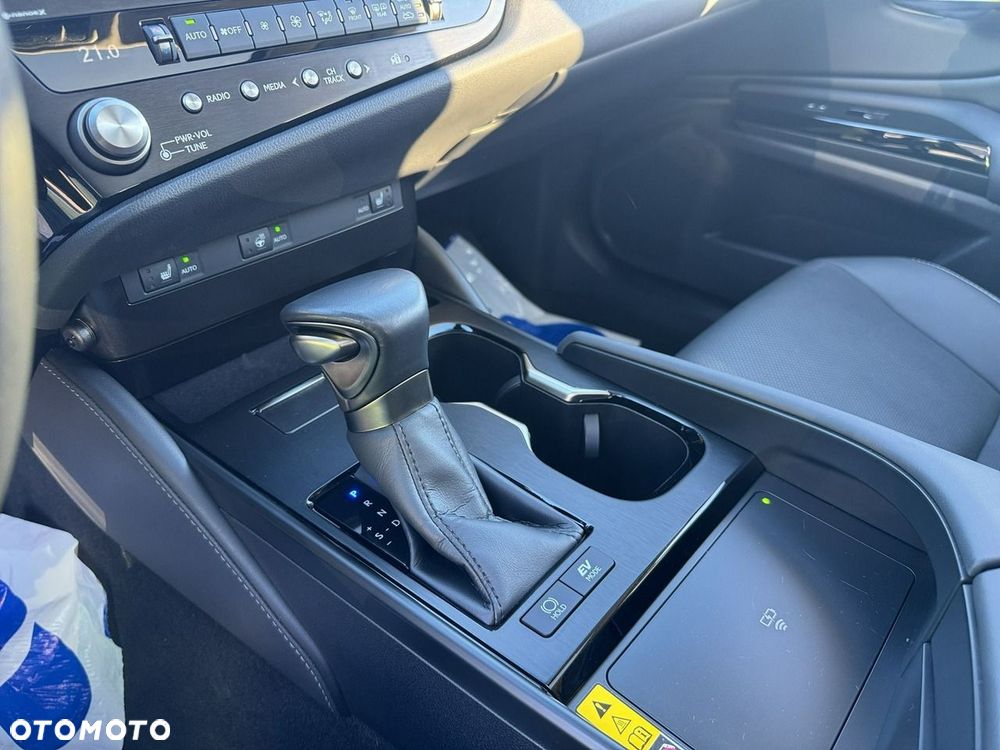 Lexus ES - 14