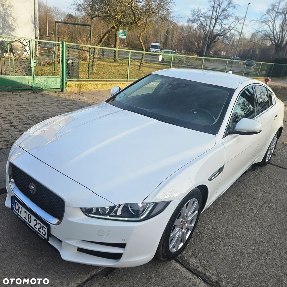 Jaguar XE - 2