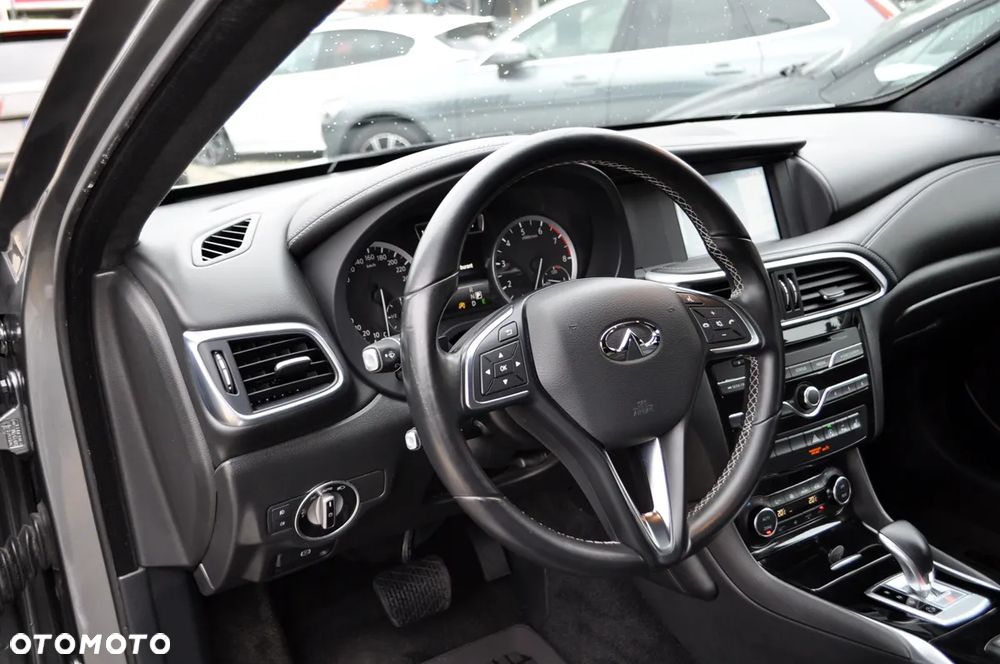 Infiniti Q30 1.6t DCT Premium Tech Cafe Teak - 14