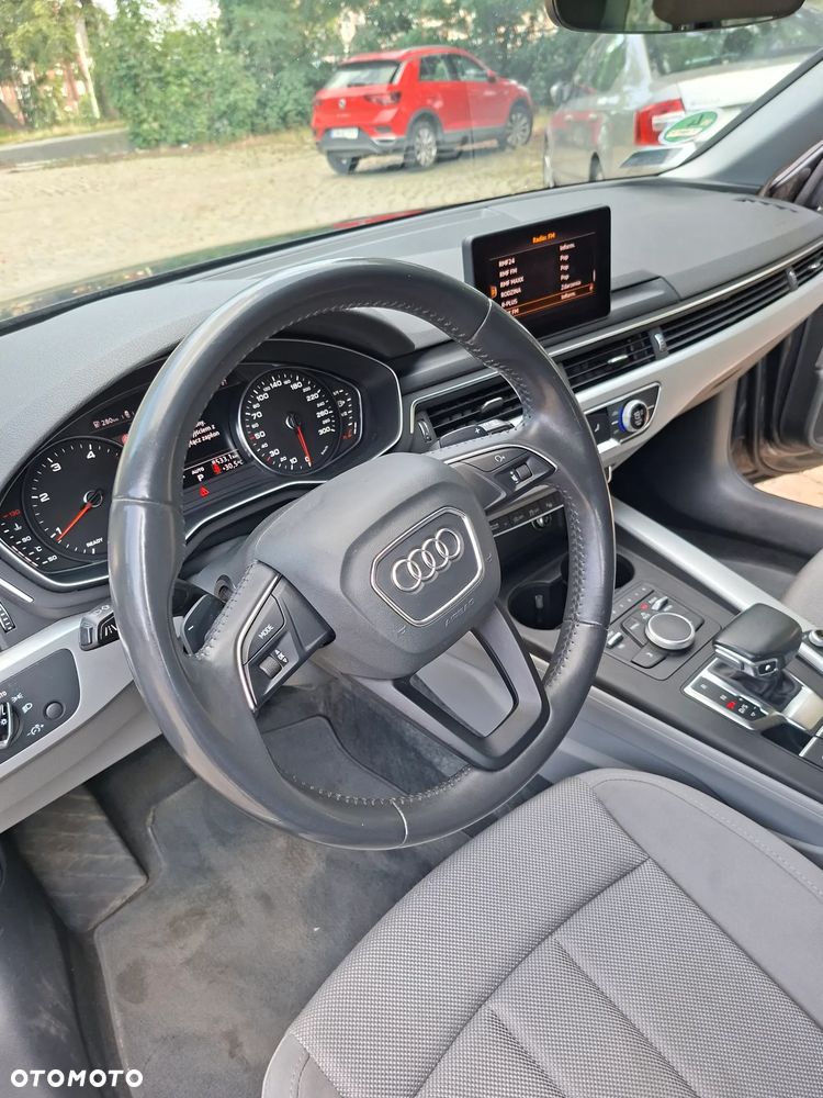 Audi A4 Avant 2.0 TDI S tronic - 32