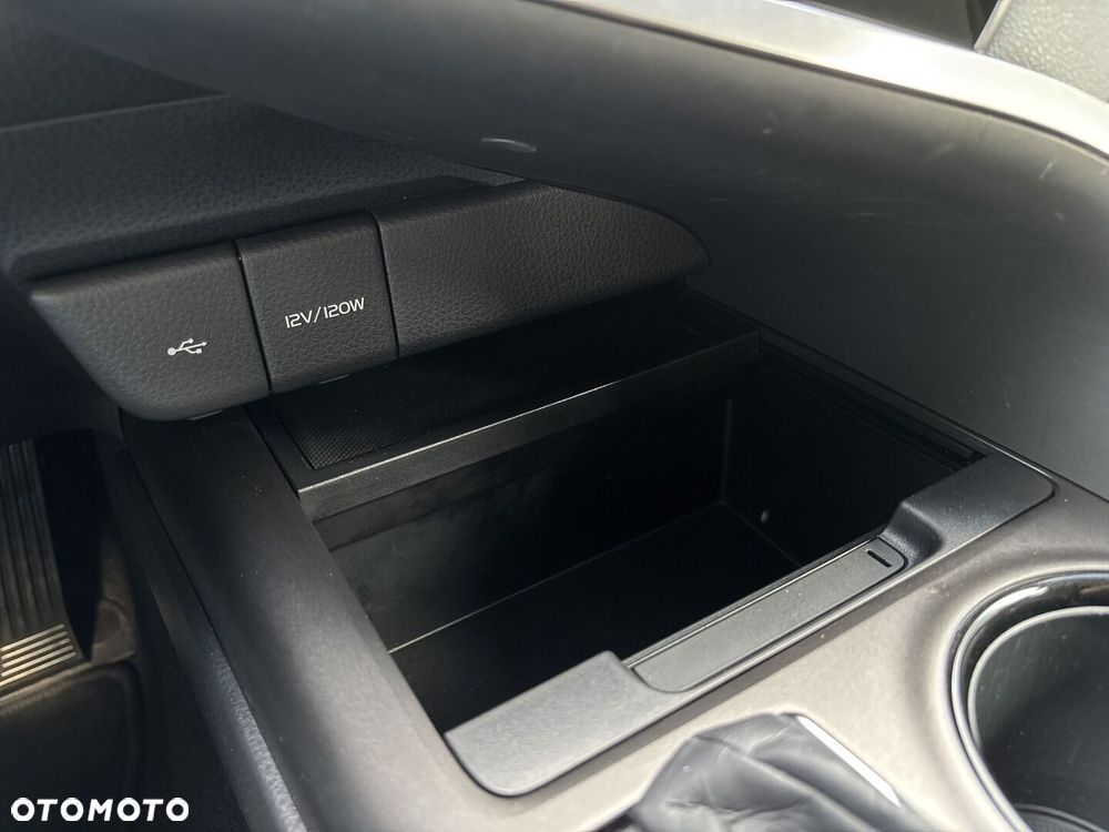 Toyota Camry 2.5 Hybrid Comfort CVT - 33