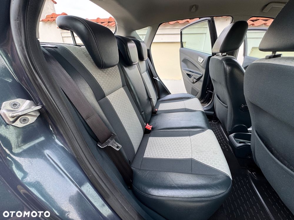 Ford Fiesta - 22