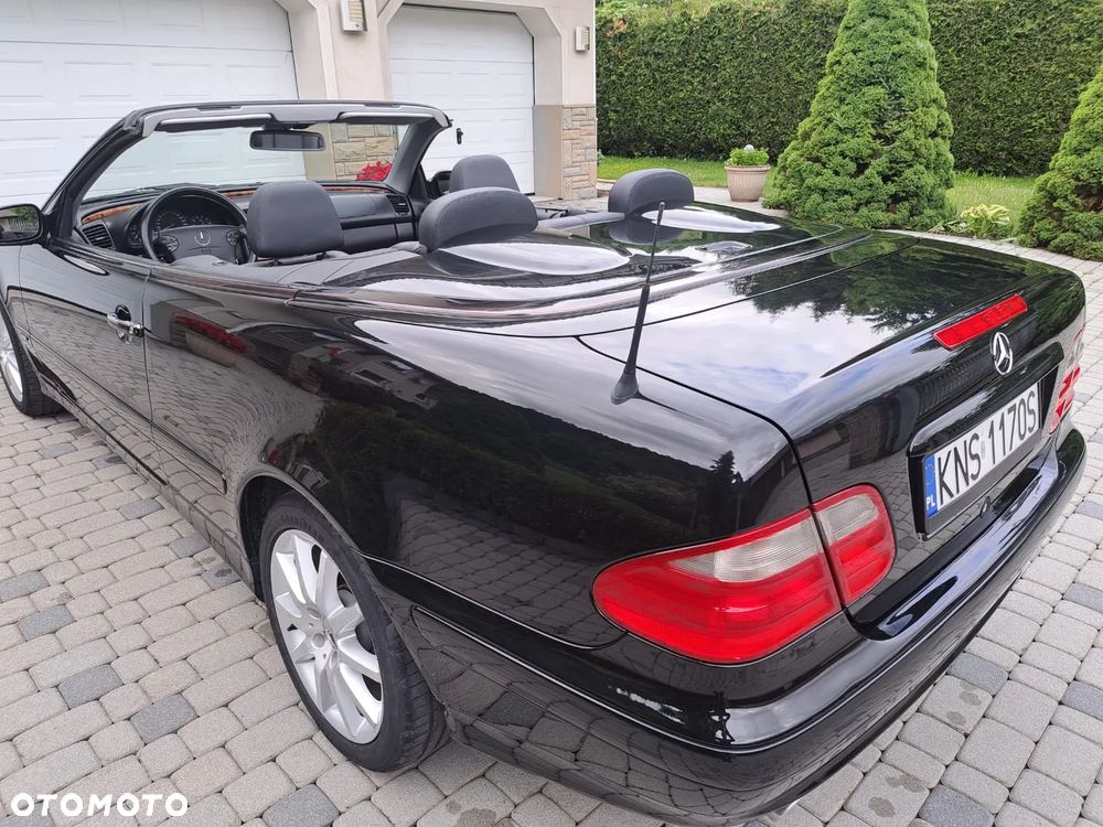 Mercedes-Benz CLK - 32