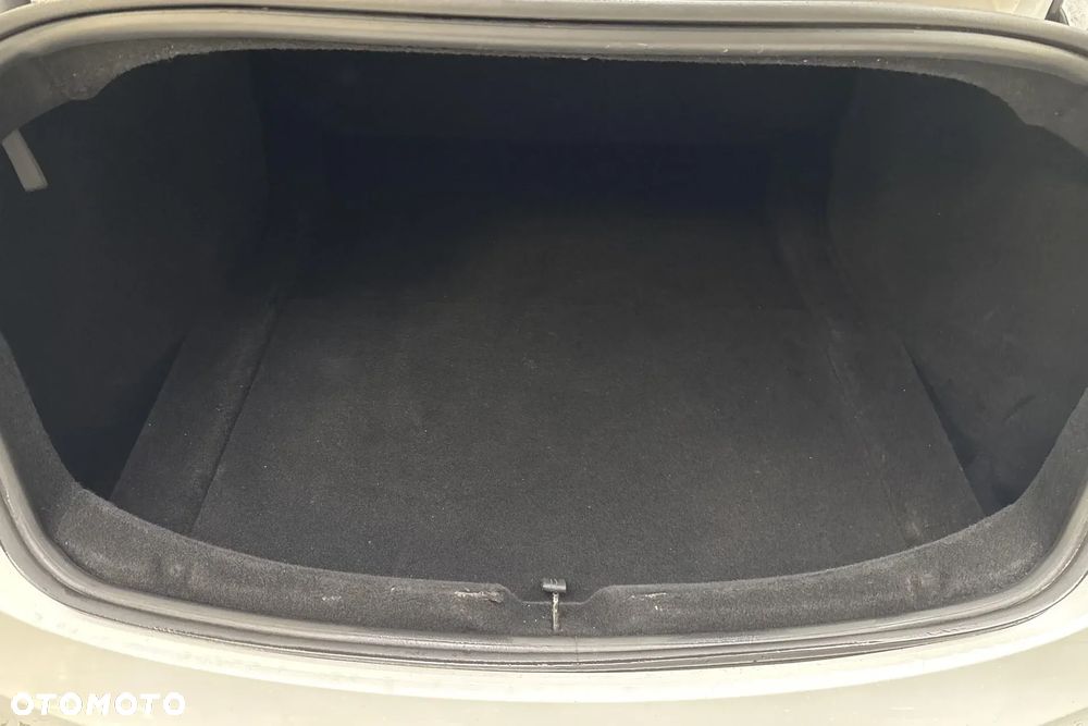 Tesla Model 3 Langstreckenbatterie Allradantrieb Dual Motor - 9