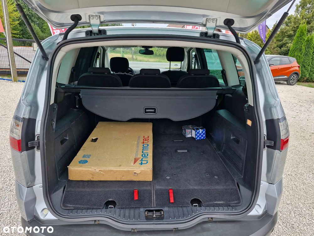 Ford S-Max - 17