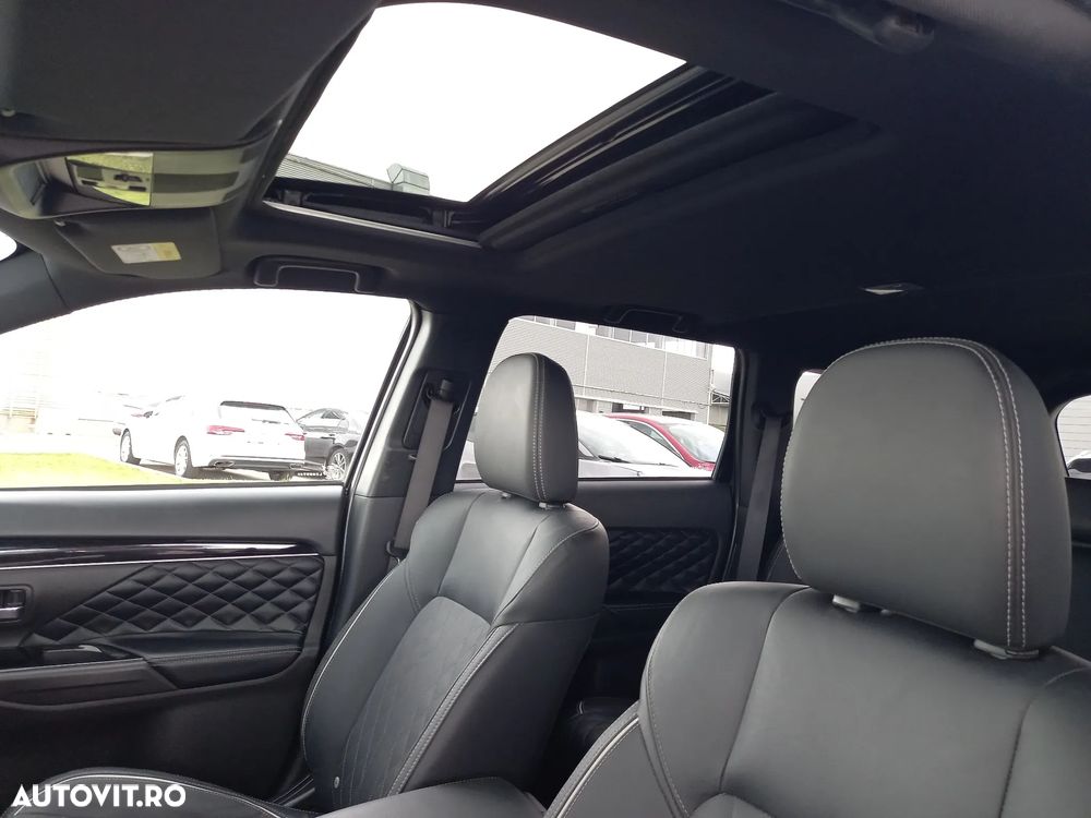 Mitsubishi Outlander 2.4 4WD - 18