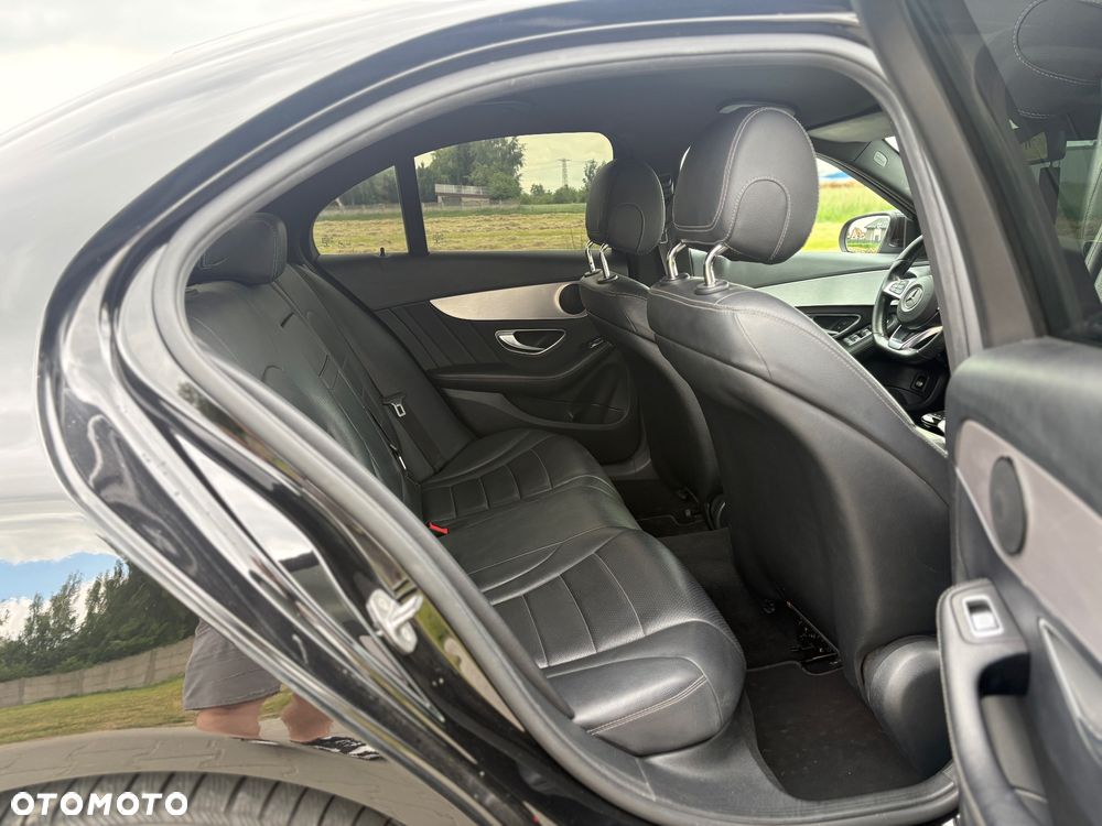 Mercedes-Benz Klasa C 220 d 9G-TRONIC AMG Line - 25