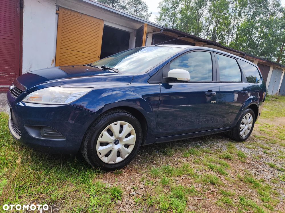 Ford Focus 2010 photo 2