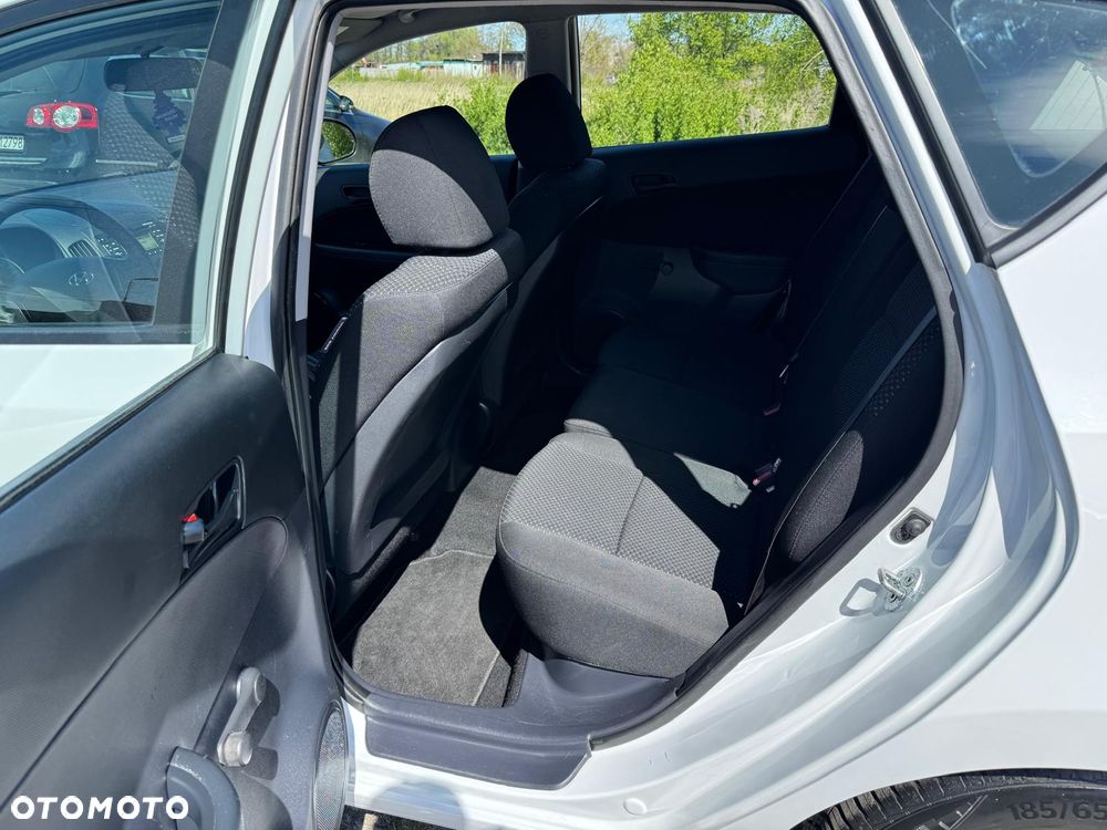 Hyundai i30 i30cw 1.4 Edition Plus - 11