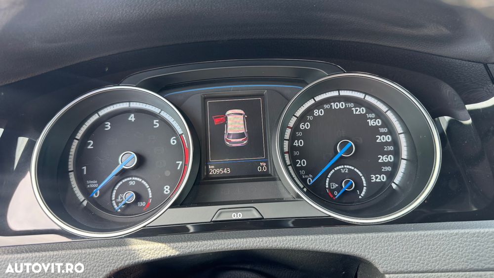 Volkswagen Golf - 25