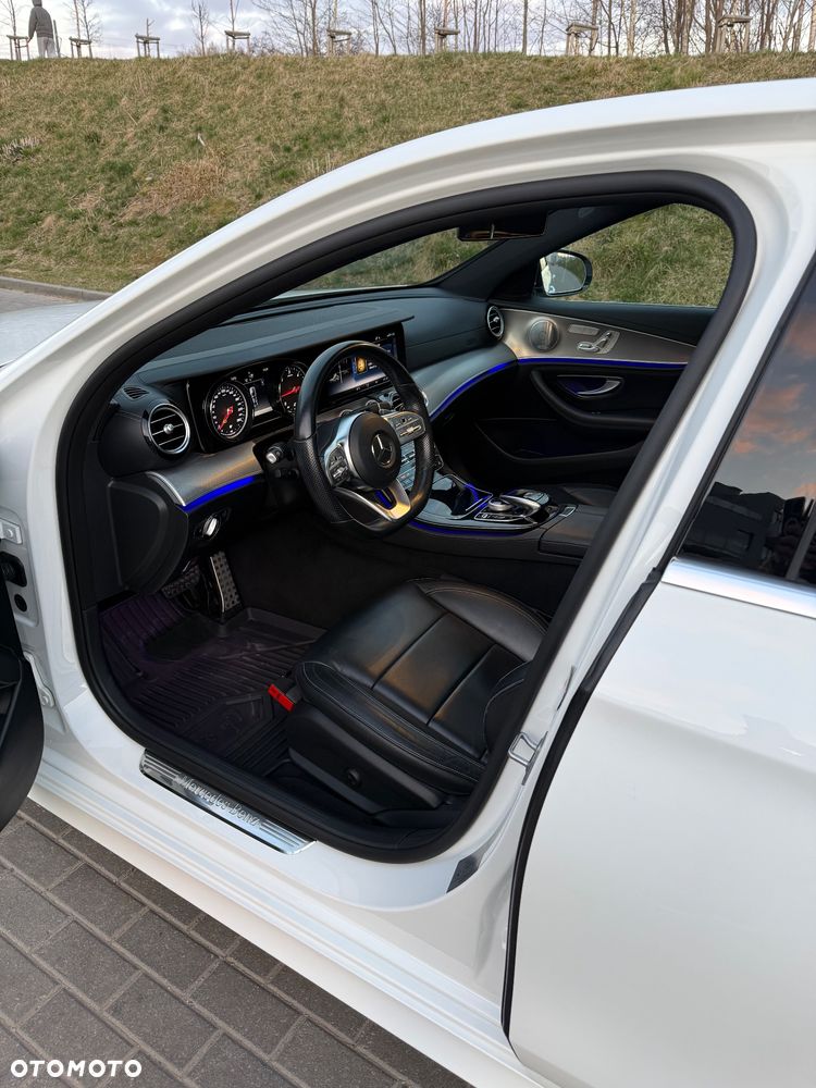 Mercedes-Benz Klasa E 220 d 4-Matic 9G-TRONIC - 15