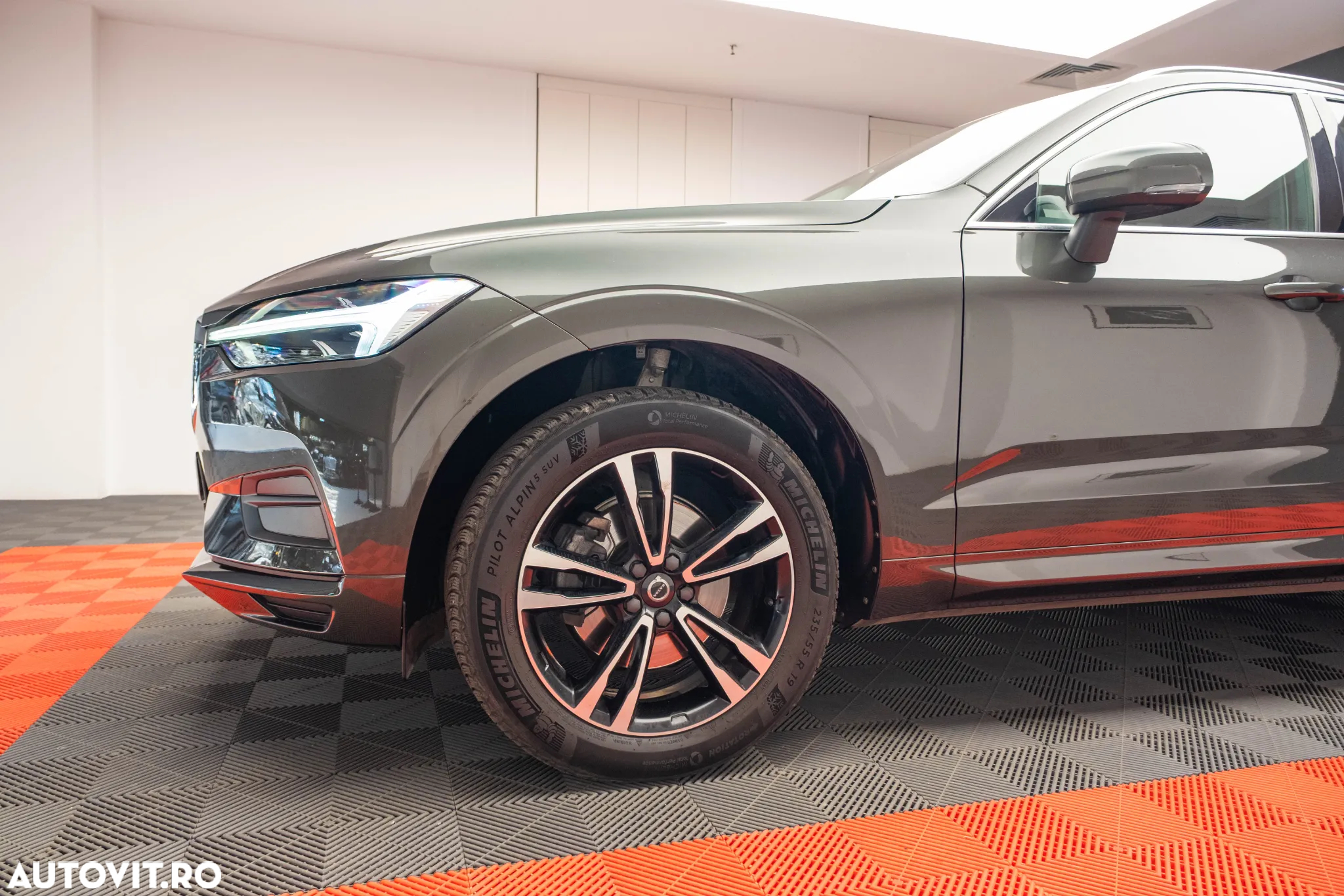 Volvo XC 60 D4 Momentum - 8