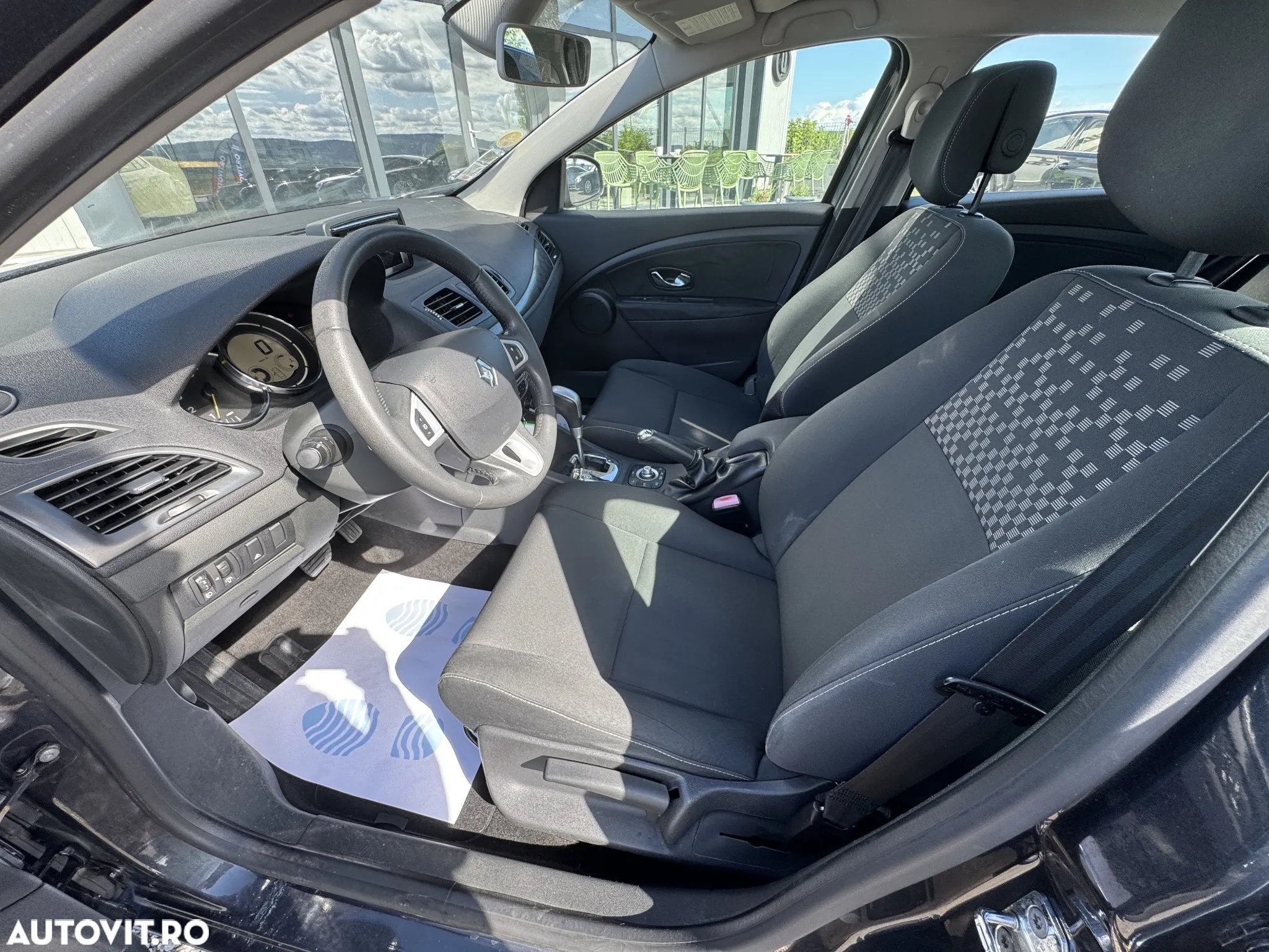 Renault Megane dCi 110 FAP EDC Paris Business - 13