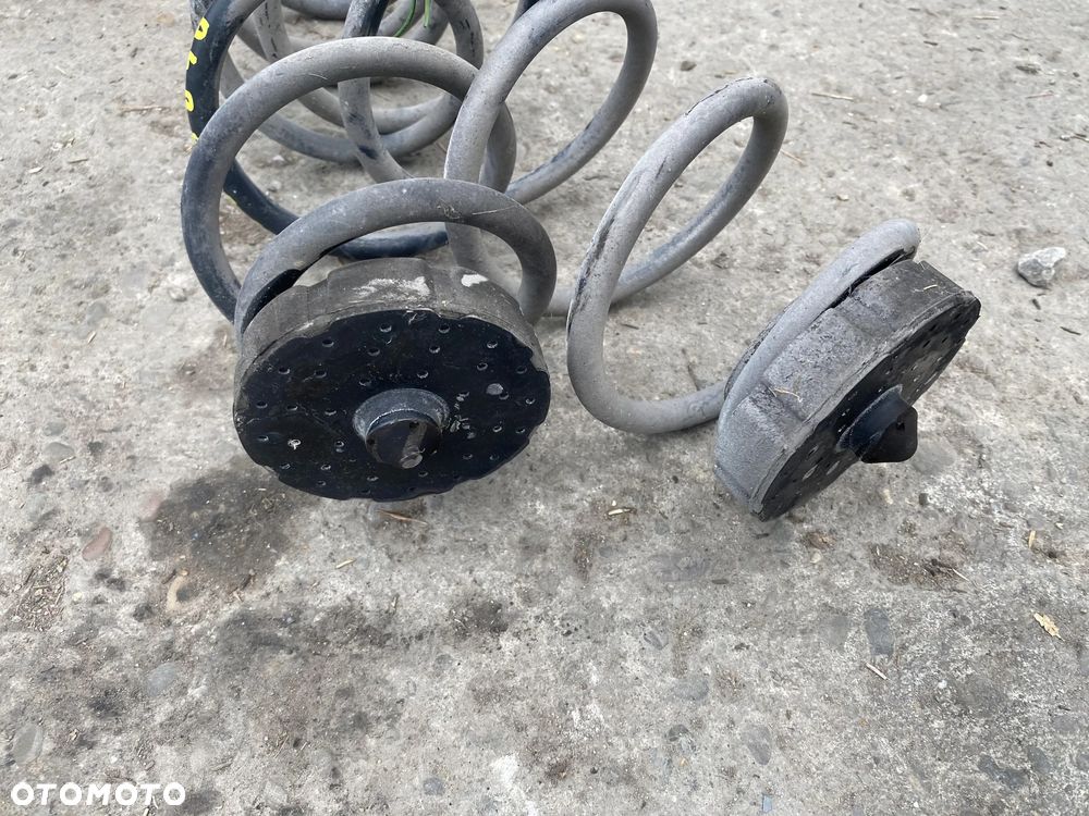 Sprężyny tylne tył 2szt AUDI A4 B8 - 2