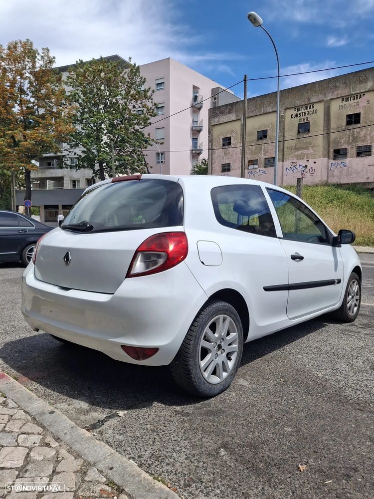 Renault Clio - 9
