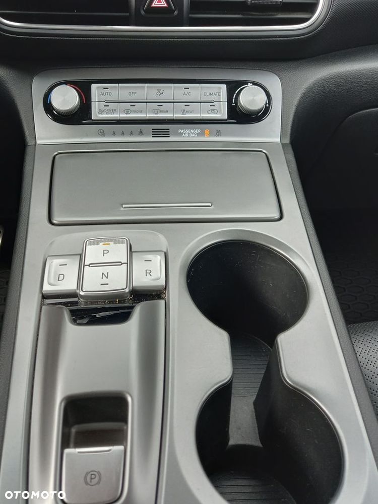 Hyundai Kona 64kWh Platinum - 18