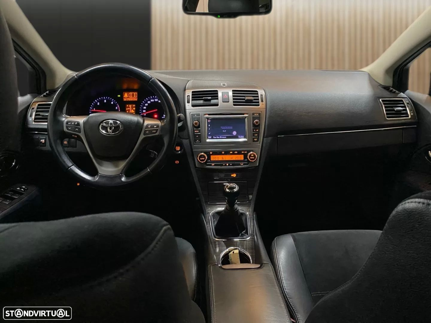Toyota Avensis SD 2.0 D-4D Exclusive +Navi - 8