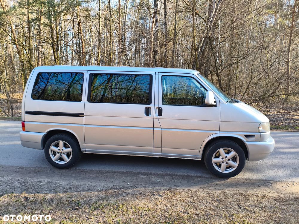 Volkswagen Caravelle - 2